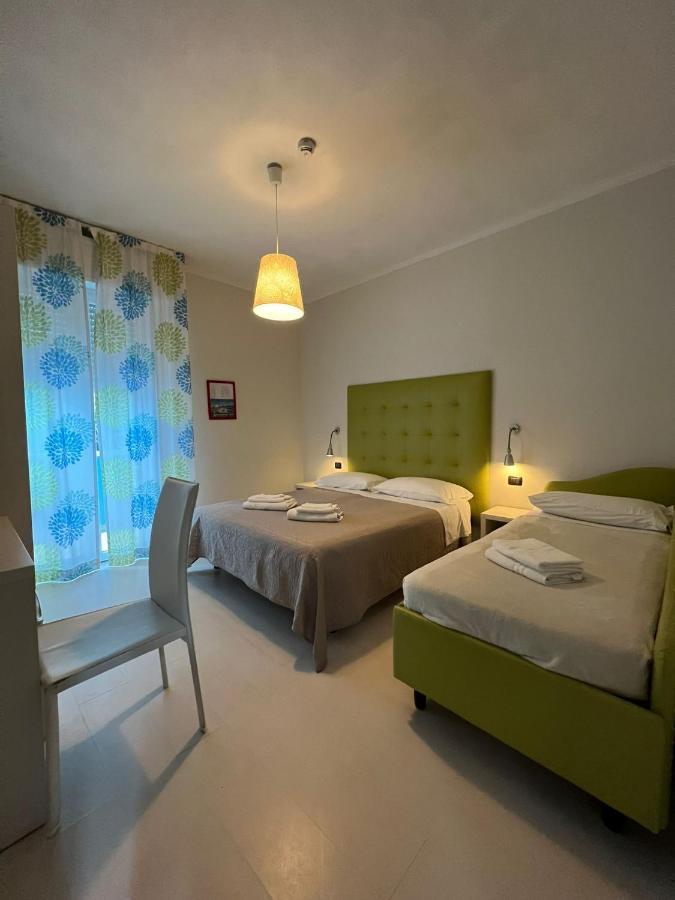 Hotel Leonardo Чезенатіко Екстер'єр фото