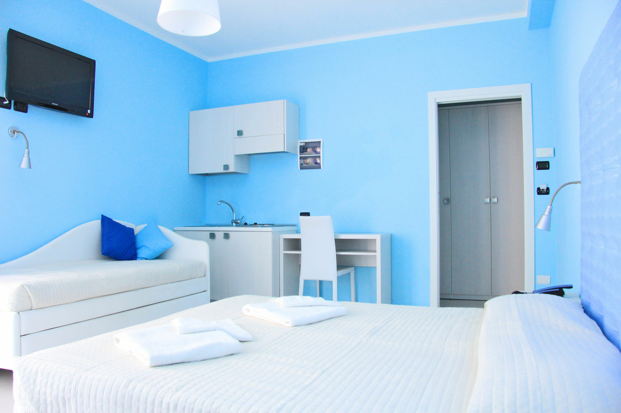 Hotel Leonardo Чезенатіко Екстер'єр фото